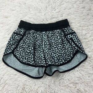 Lululemon Tracker Short III *4-way Stretch Ace Spot Tranquil Blue Black / Black